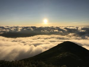 蝶槍ケ岳から朝日